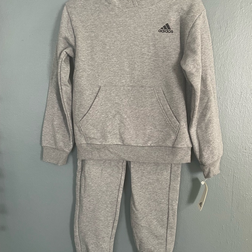 New with tags Adidas Gray Sweatpants Athletic Joggers